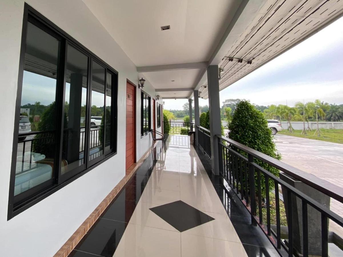 Radina Residence Nakhon Si Thammarat Zewnętrze zdjęcie