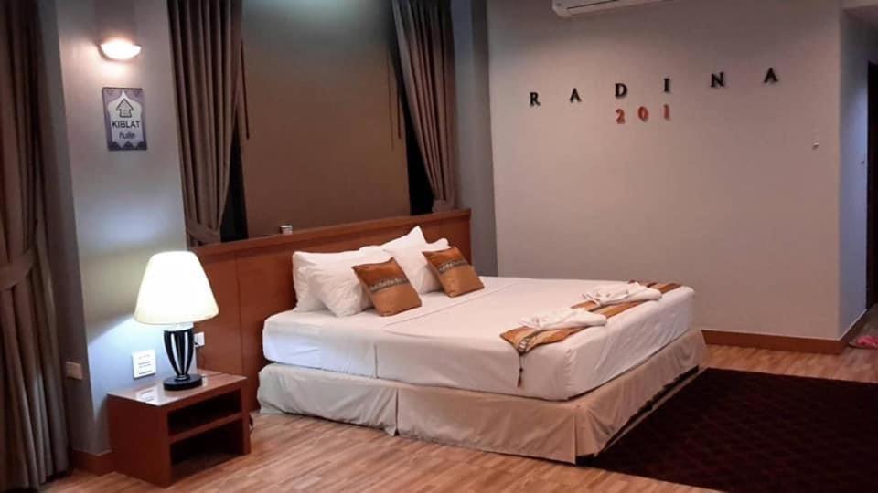 Radina Residence Nakhon Si Thammarat Zewnętrze zdjęcie